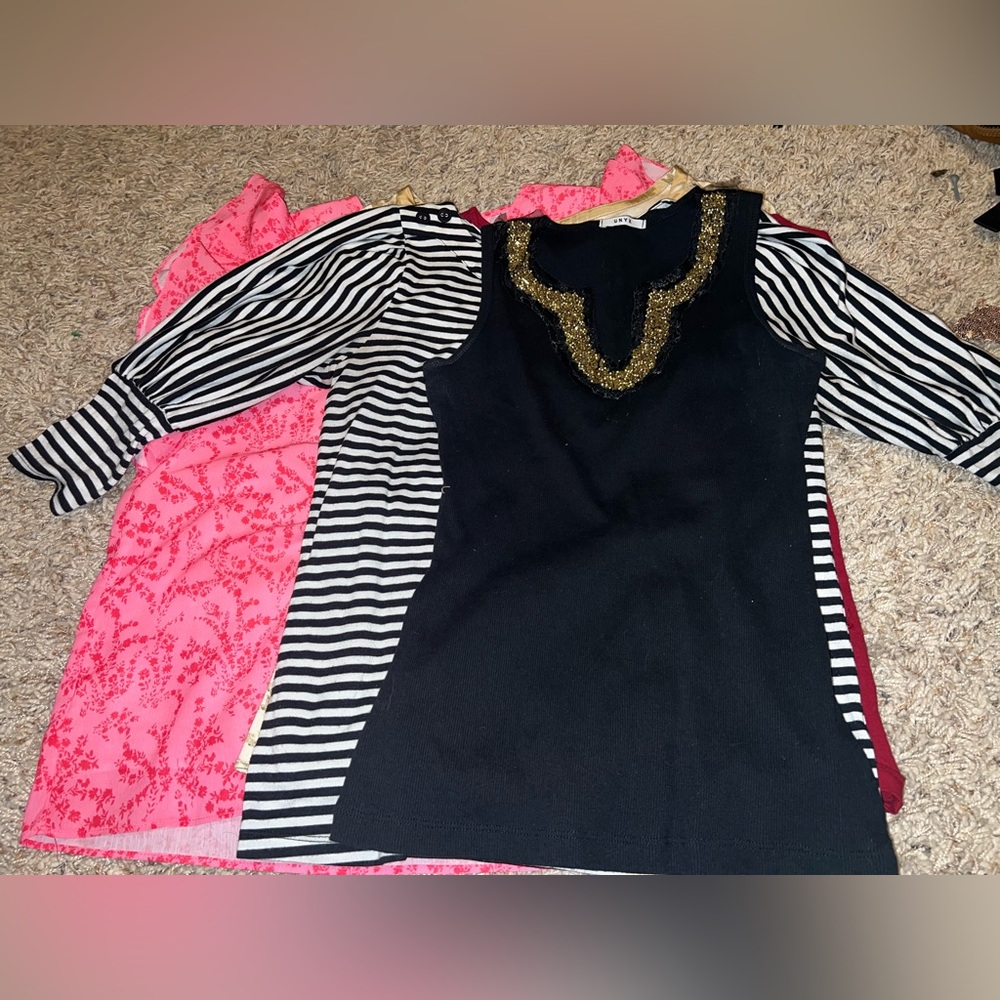 Lot of women’s size large tops all good used condition include 5 tops